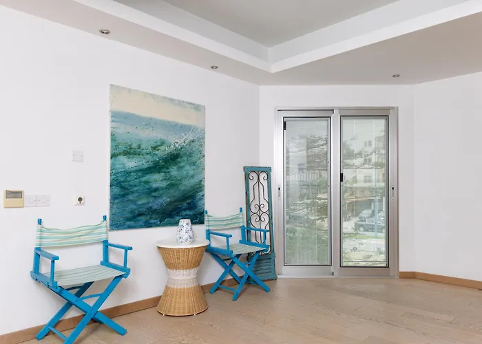 3br Beachfront Gem In アパート