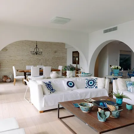 3br Beachfront Gem In Лимасол