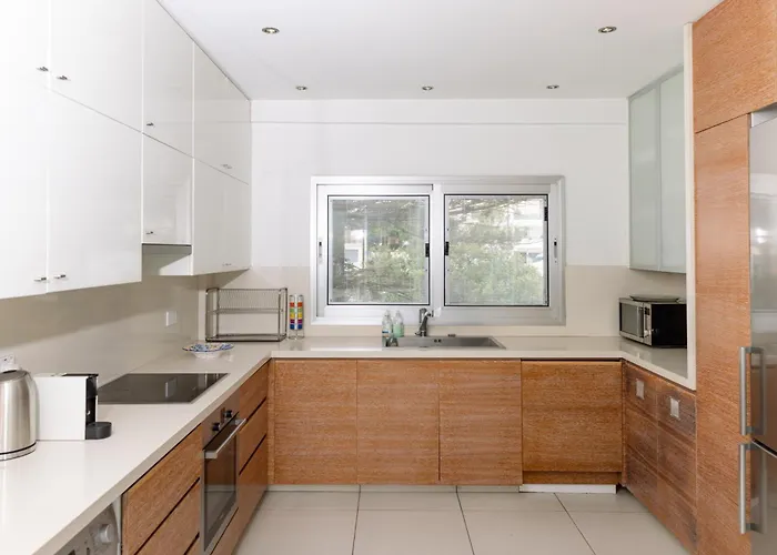 公寓 3br Beachfront Gem In 利马索尔