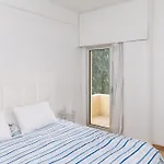 Apartment 3br Beachfront Gem In