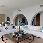 3br Beachfront Gem In Apartment