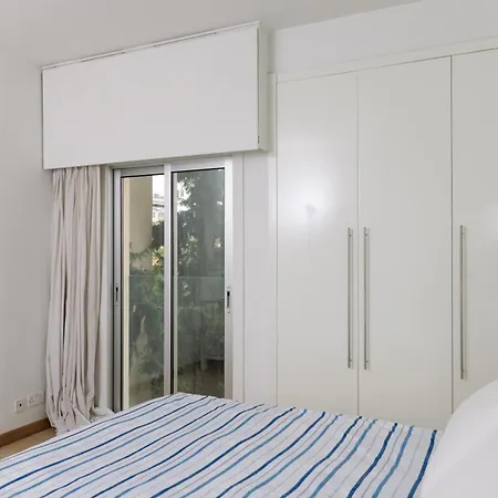 3br Beachfront Gem In Apartmán