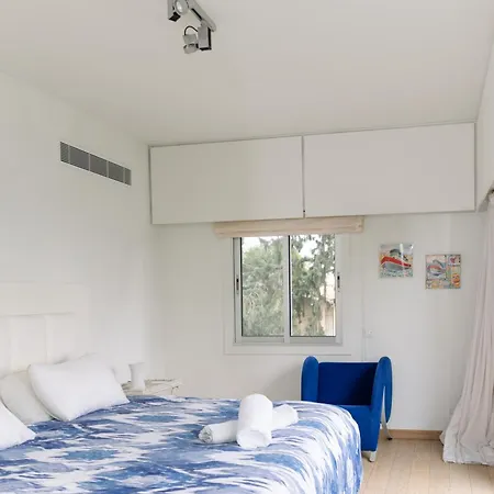 3br Beachfront Gem In * Lemesos