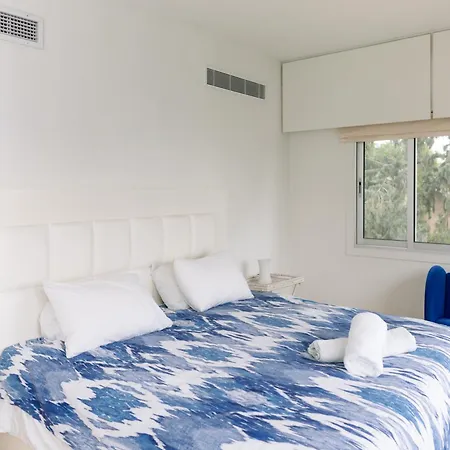 3br Beachfront Gem In Apartmán