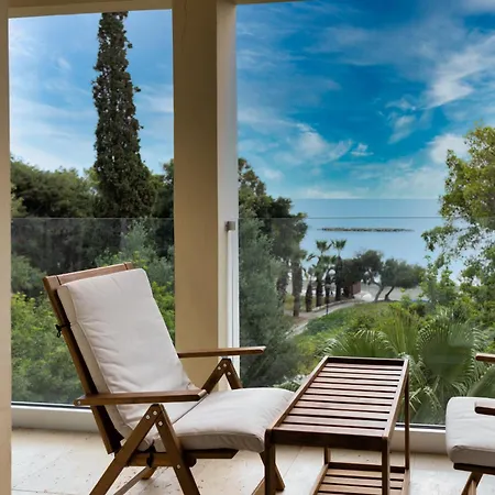 3br Beachfront Gem In * Lemesos