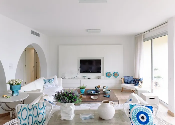 3br Beachfront Gem In