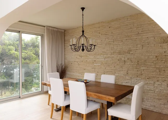 3br Beachfront Gem In *